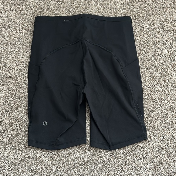 Lululemon Swift Speed 8” shorts size 8 - Picture 5 of 8